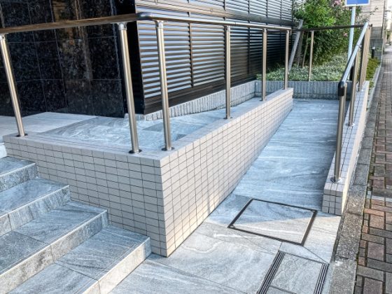 玄関アプローチ