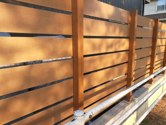 木目調フェンス