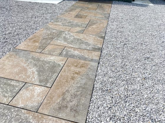 玄関アプローチ