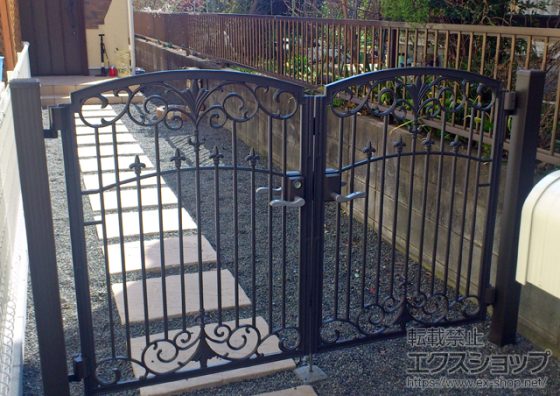 玄関アプローチ