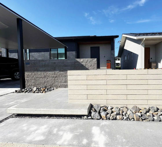 玄関アプローチ