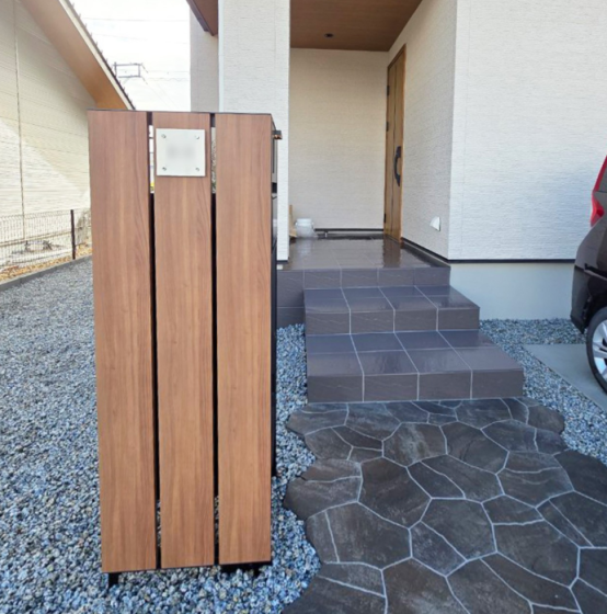 玄関アプローチ