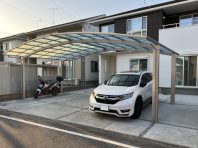 �R���N���[�g��Ő݂����J�[�|�[�g