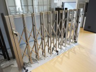 伸縮カーゲートの台風対策