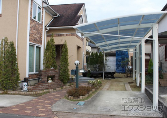 屋根パネルの跳ね返りを隣家の2階へさせないため