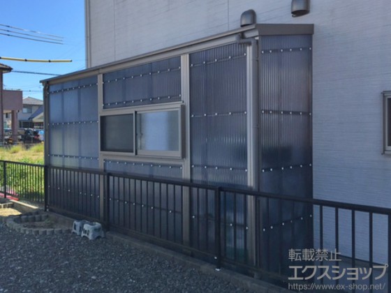 【トステム フリーヤード ドアタイプ】3面囲いですっぽりと全面目隠し。ゴミ置き・物干し機能スペースに
