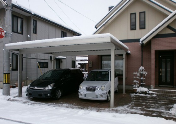 折板カーポート下の車の白い水滴跡について エクステリアのある暮らしブログ