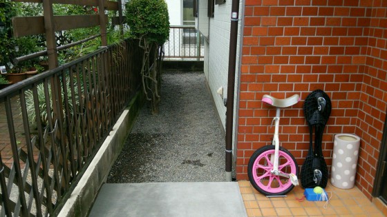 音が鳴る砂利で防犯対策！