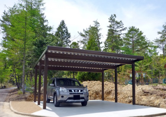 積雪が多い地域では、あんしんの強度を誇る『YKK APレオンポート』がおすすめです!