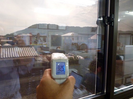 内窓設置後のガラス表面温度は32.5マイナス17.7℃効果