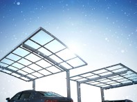 フロントガラスに降りてくる霜をしっかりカーポートがガード