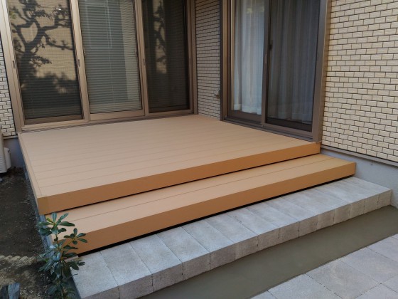 段床型（ステップデッキ）と石段の組合せも可能です！