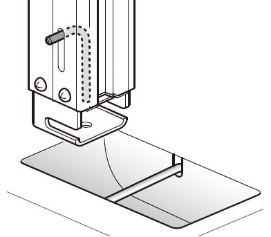 ６．地面に埋め込んでいる金具へ反対側を取り付けます。