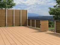 リウッドデッキのフェンスがバルコニーや玄関ドアとコーディネートしやすくなりました。