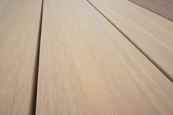 オーク色-天然木に近い色合い-表面は毛羽立ち加工しているので手触りなめらか