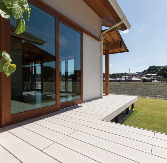 タカショー エバーエコウッドデッキ ホワイト