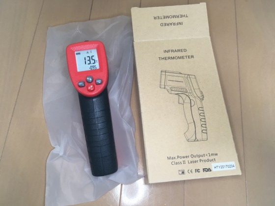 ウッドデッキの表面温度を測るための赤外線放射温度計