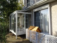 急な雨や、仕事で帰宅が遅くなった時などでも、安心して洗濯物を干したままにできるサンルーム