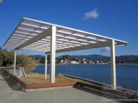 １．お食事スペースの屋根としてカーポート YKKAP エフルージュトリプル