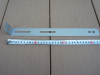 9-1転倒防止金具は約30cmほど長すぎる場合はカットする場合もあります。