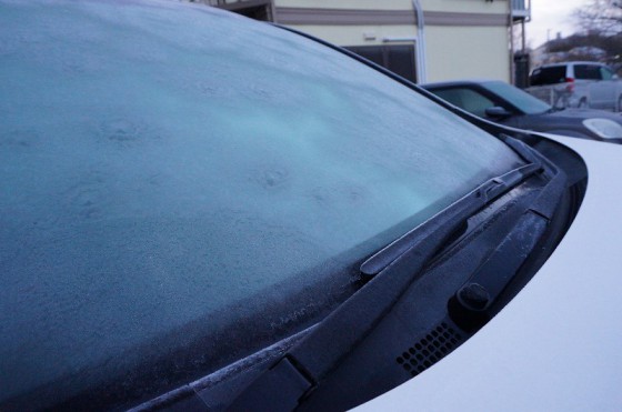 毎朝、フロントガラスの霜。カーポートがあれば解決です。