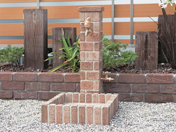 立水栓があれば、ガーデニングやお子さんの水遊びもらくちんに。