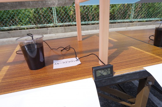 ポリカ スモークブラウン 開始直後：32.9℃（カーポート・テラスの屋根材「実力値」計測実験）