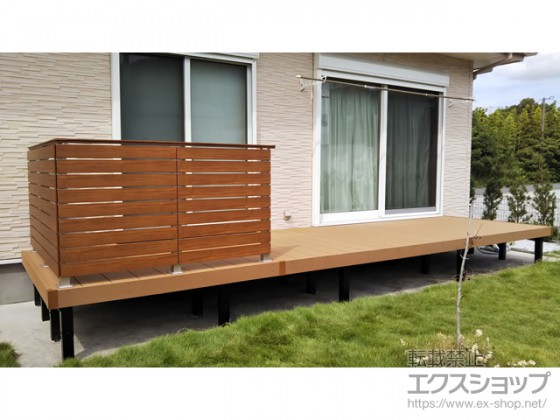 日光をシャットアウトして雑草を生えにくくする