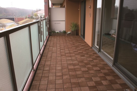 戸建て住宅のベランダはもちろん、マンションにも設置できます。