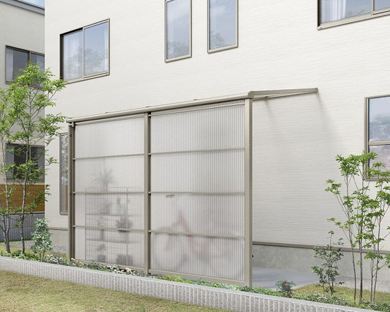 LIXIL スピーネストックヤード 荷物置き場、ゴミの一時置き場にも最適です。