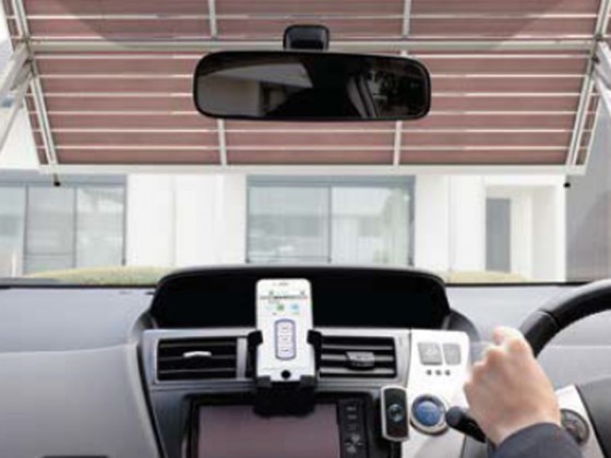 ホームユニットを利用すればカーゲートも自動で開閉できます。
