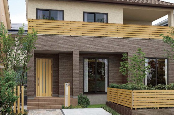 エントランス前は来客用の駐車スペースとしてオープンに。