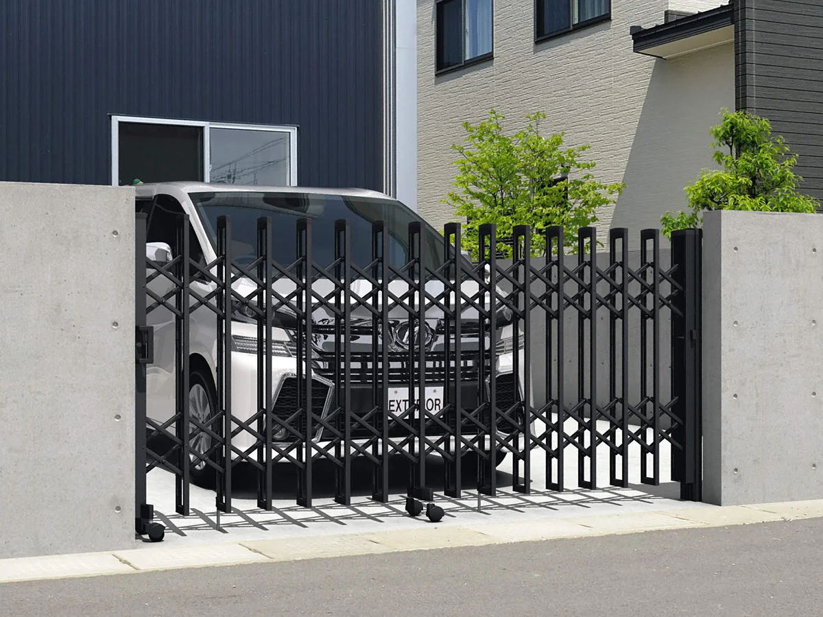 三協アルミ　クロスゲートH　上下2クロスタイプ　両開きタイプ　96W (48S＋48M)　H12(1210mm)　キャスタータイプ　『カーゲート　伸縮門扉』 三協アルミ クロスゲートH 上下2クロスタイプ 両開きタイプ 26Ｗ