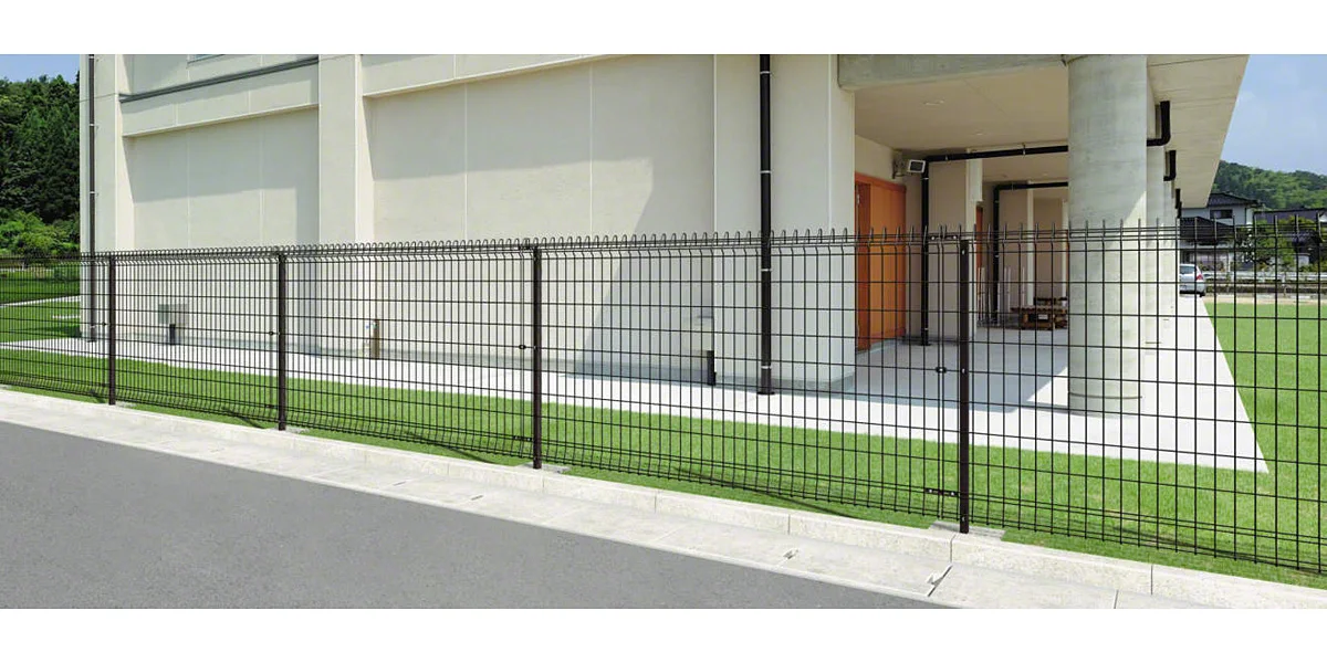 メッシュフェンス PYD-S型-三協アルミ - フェンス・柵・塀ならエクス