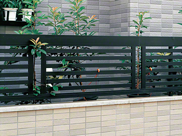 �l�������̃t�F���X ���C���t�F���X8�^