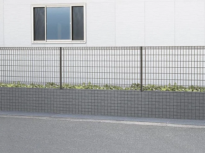 ハイグリッドフェンスUF8型-LIXIL(TOEX) - フェンス・柵・塀ならエクス