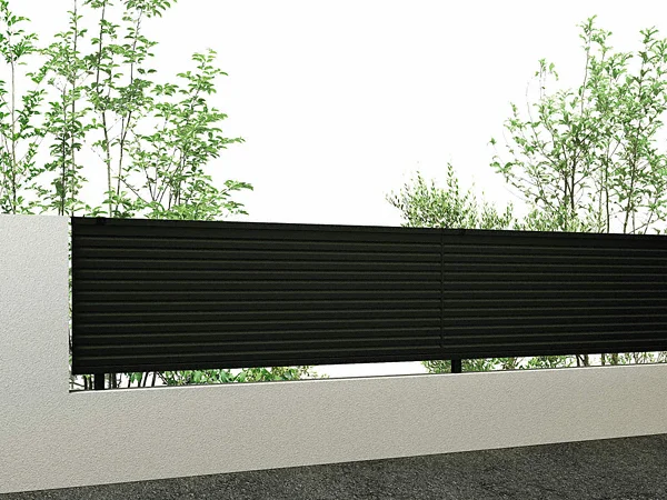 1200mmの高さで、カームブラックののYL1型フェンス。 1200mmの高さで、カームブラックののYL1型フェンス。 1200mmの高さで