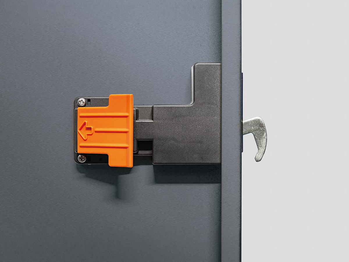 uE[EOqɁEGNXeÂƂȂGNXVbv摜9