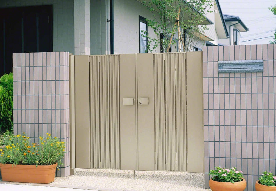 ニュービラフェース2型 両開き-三協アルミ - 門扉ならエクスショップ