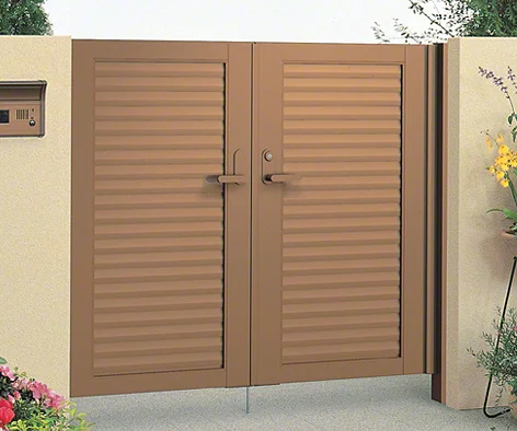 四国化成 クレディ門扉 11型 親子開きセット 柱仕様 0410+0810 アルミカラー 四国化成 クレディ門扉11型の販売 送料無料・激安価格でお届け致します。