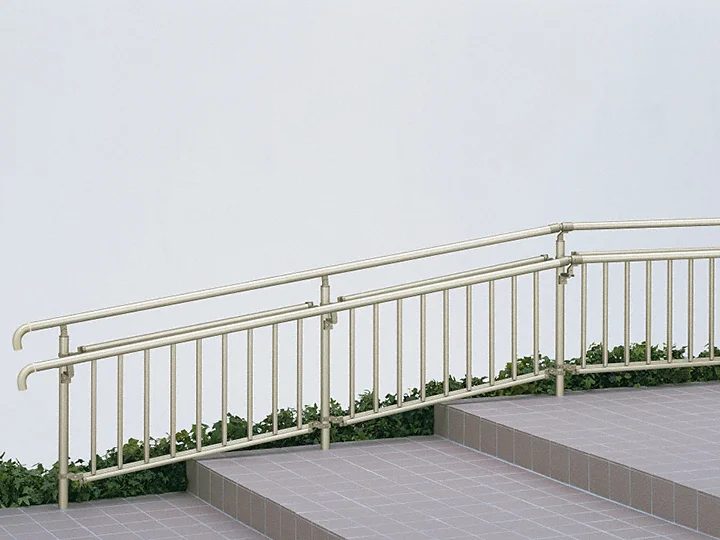 手すり フェンス 鉄製 全体的長さ約3m20cm