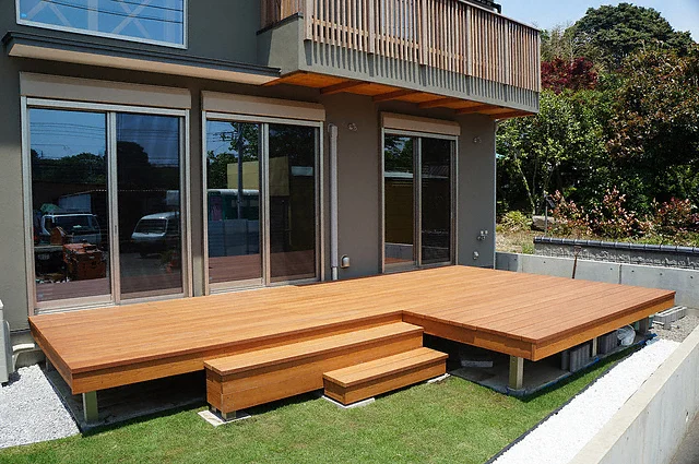 ナチュラル　木製デッキ アウトドア　ガーデン ウッドデッキ LIXIL モジュールガーデン セットプラン05 樹脂 人工木