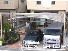 のカーポート マルチスクエア　アール屋根・ハイルーフ柱仕様＋フレームカバー　（メルイエロー*吊り式柱・梁の表側） 施工例