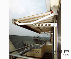 のオーニング・日よけ 彩鳥Ｓ型　ボックスタイプ　手動式 施工例