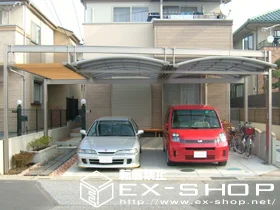 LIXIL リクシル(トステム)のカーポート マルチスクエア〔アール屋根＋アール屋根＋パーゴラ桟〕両支持タイプ 施工例
