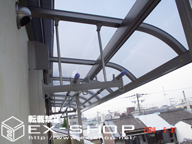 のバルコニー・ベランダ屋根 ライザーテラス R型 連棟  屋根タイプ  積雪〜20cm対応 施工例