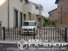 のカーゲート カミンゲートC1型 ノンレール 両開き 施工例