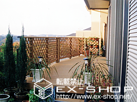 のウッドデッキ リコステージII 束柱調整有り仕様＋デッキフェンス 施工例