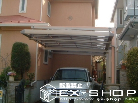 のカーポート マルチスクエア　片支持タイプ＋フレームカバー（ベビーオレンジEXT）[柱化粧材（吊ロング柱用×1）・梁化粧材（30用）×1] 施工例