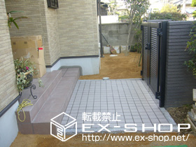 のカーゲート カミンゲート7型（傾斜地用） ノンレール 片開き 施工例